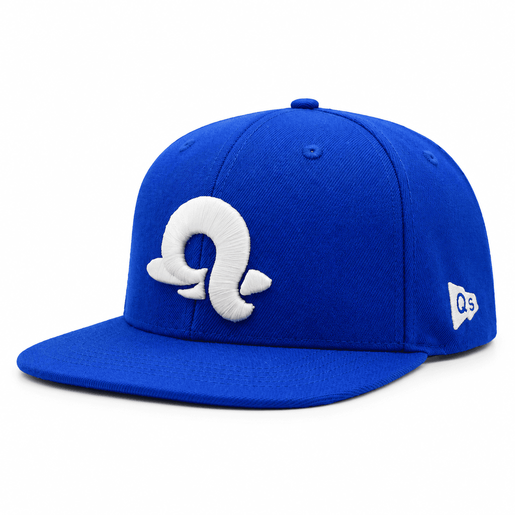 Cappellino snapback blu royal personalizzato con ricamo 3D a sbuffo.