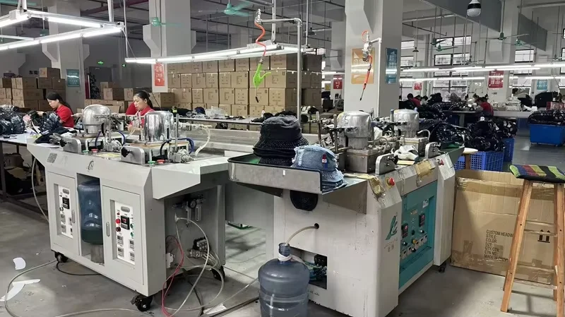 Équipement de pressage et de façonnage de bouchons en usine